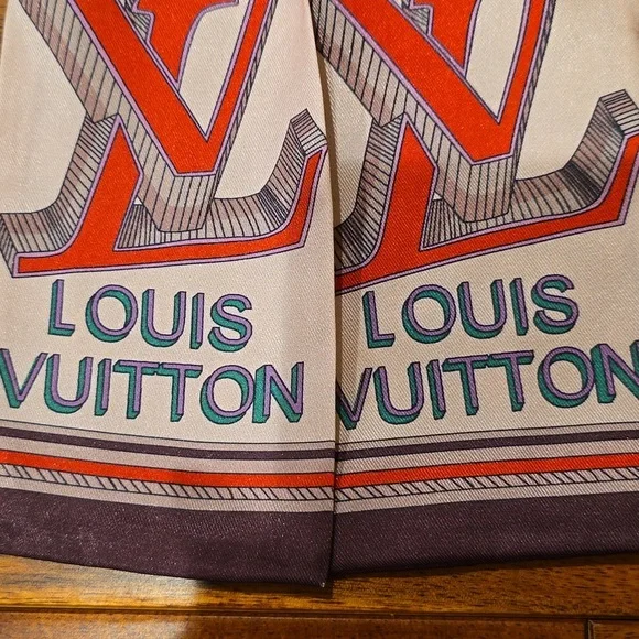 LV Logo Bag Or Hair Scarf - Picture 4 of 6